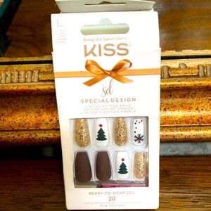 New Kiss special design ready to wear gel nails.  28.